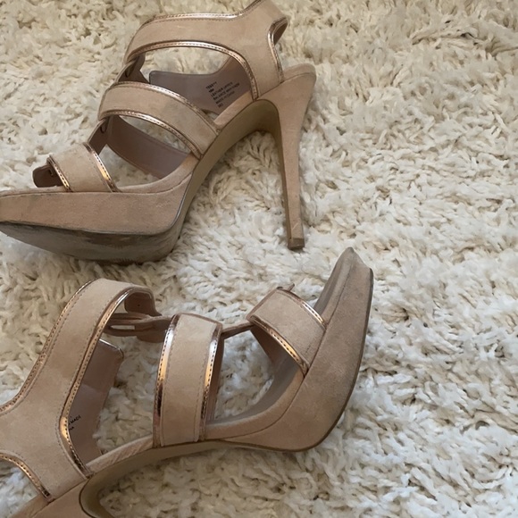 Steve Madden Creme and Rose Gold Heels - Picture 2 of 3